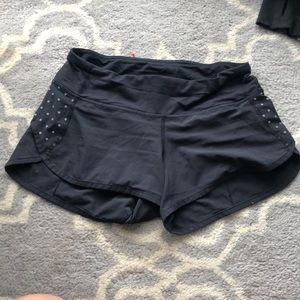 Lulu shorts with poka dot detail